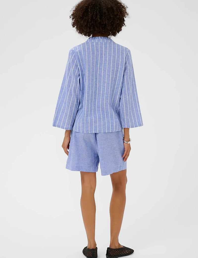 Culture - CUarletty Blouse - hørskjorter - powder blue/gardenia stripe - 4
