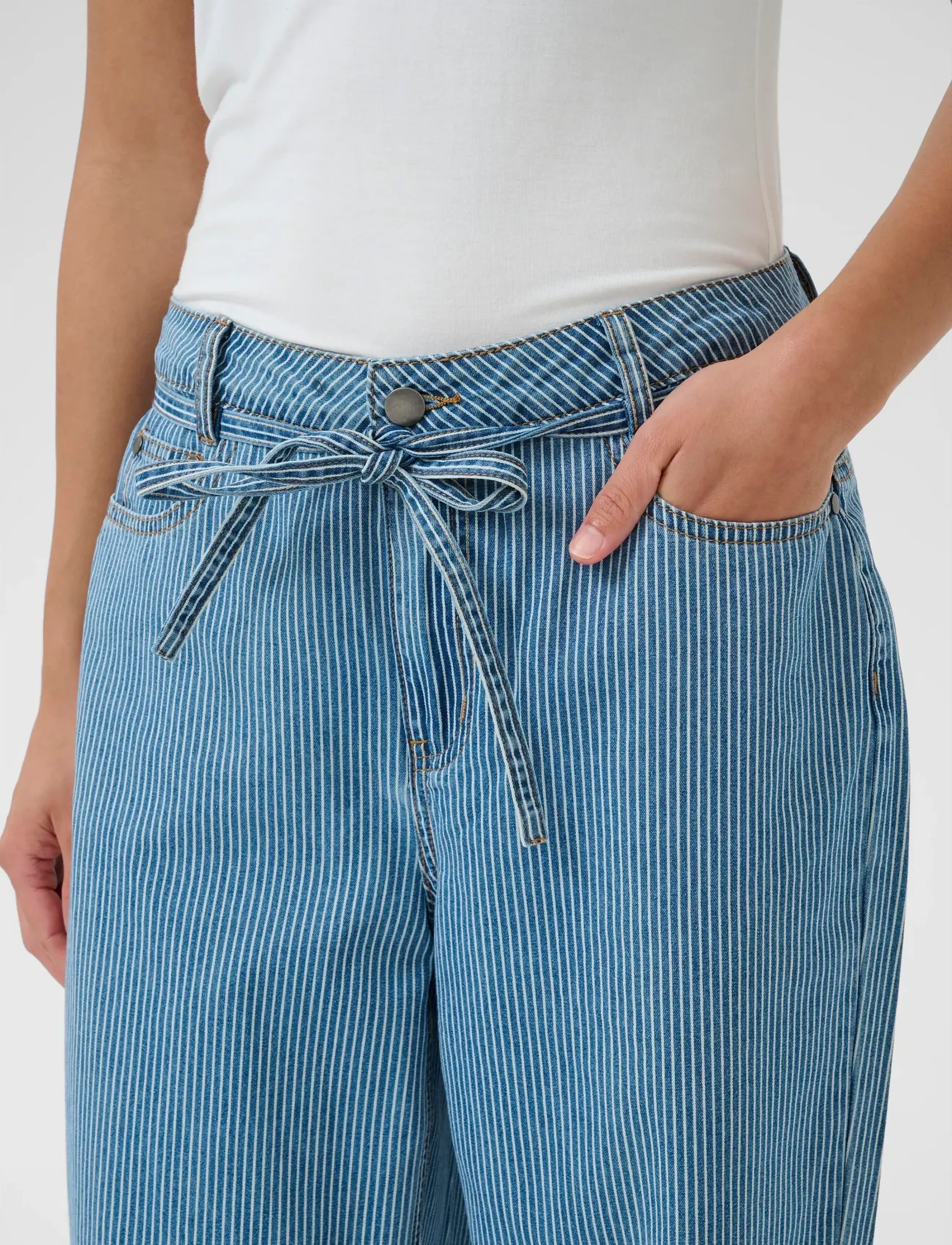 Culture - CUayna Barrel Pants - raka jeans - blue/white stripe - 5