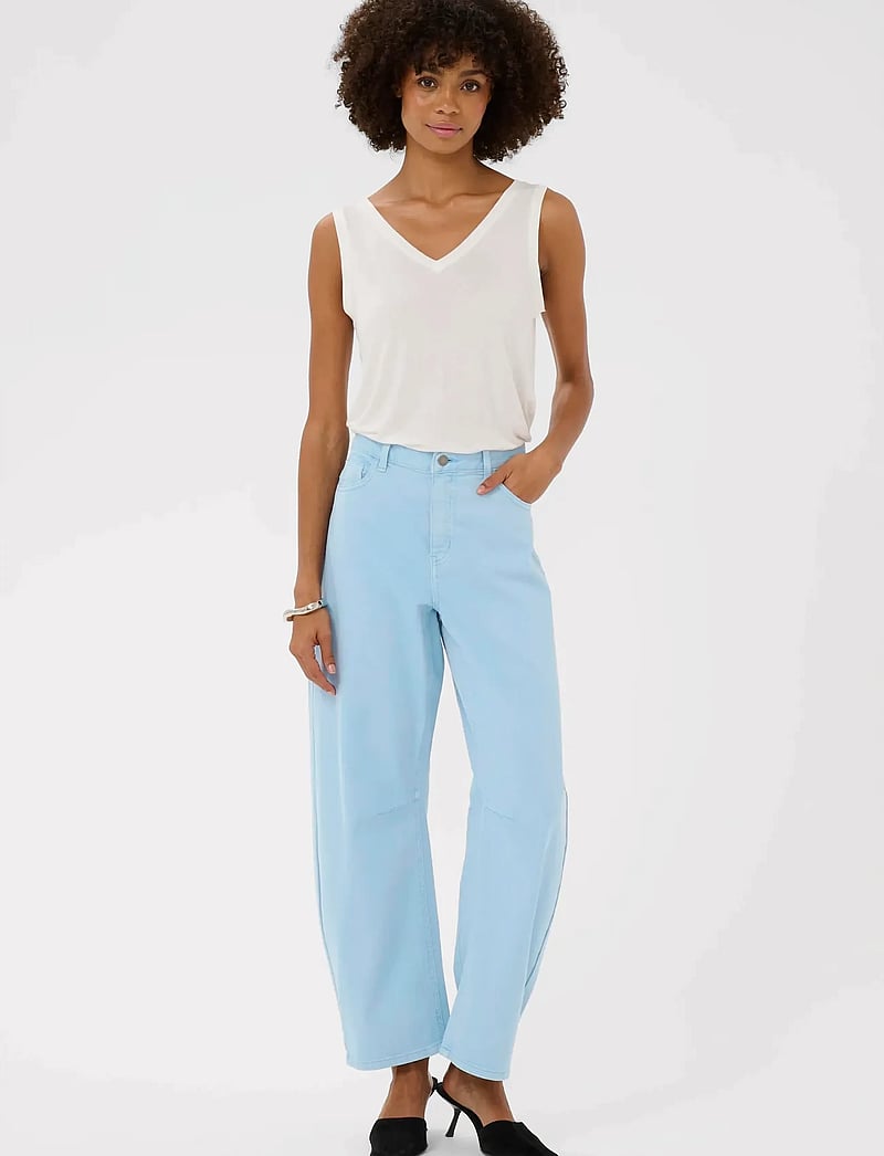 Culture - CUbrinnie Barrel Pants - barrel jeans - powder blue wash - 3