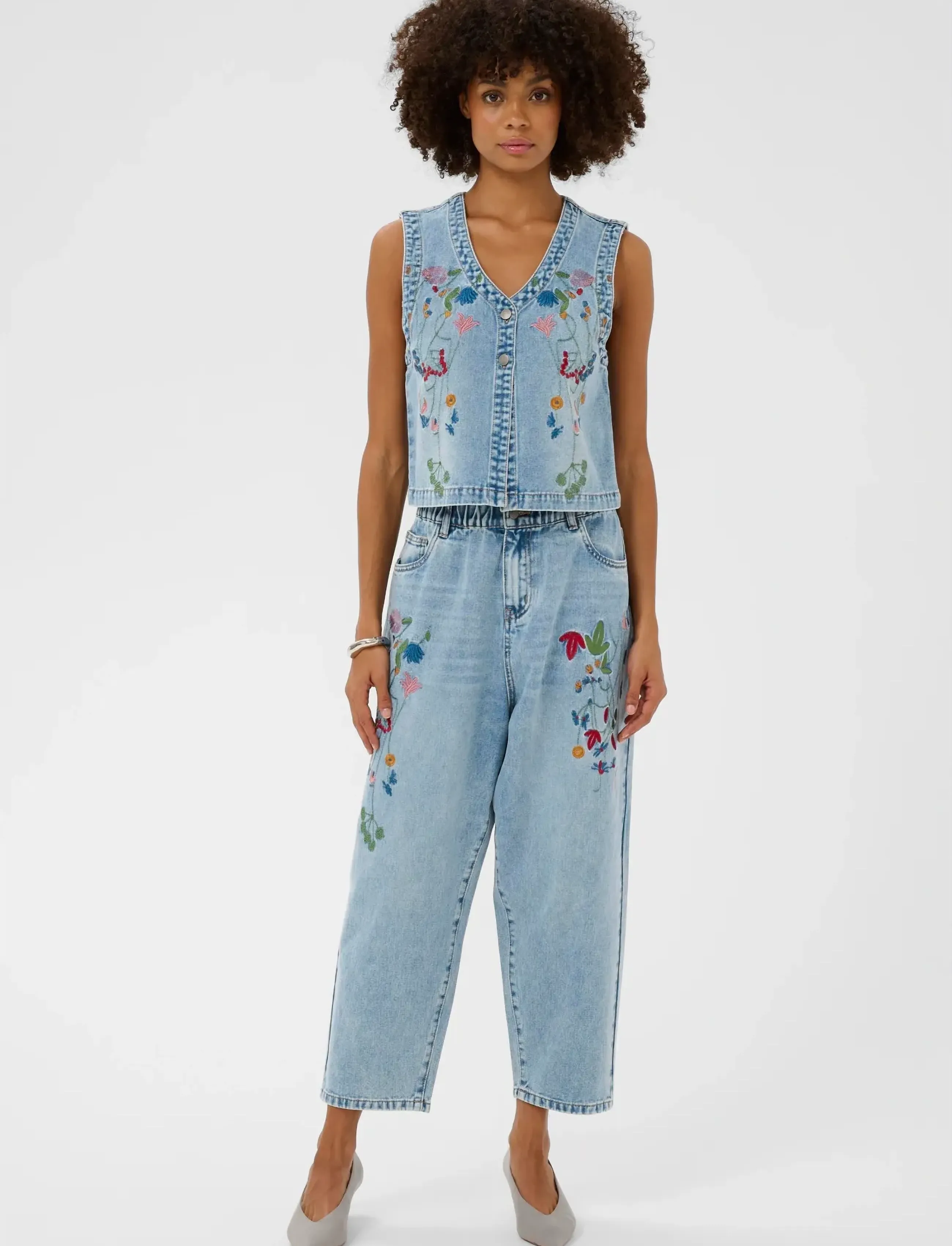 Culture - CUtiala Aniceta Embroidery Waistcoa - light blue wash - 3