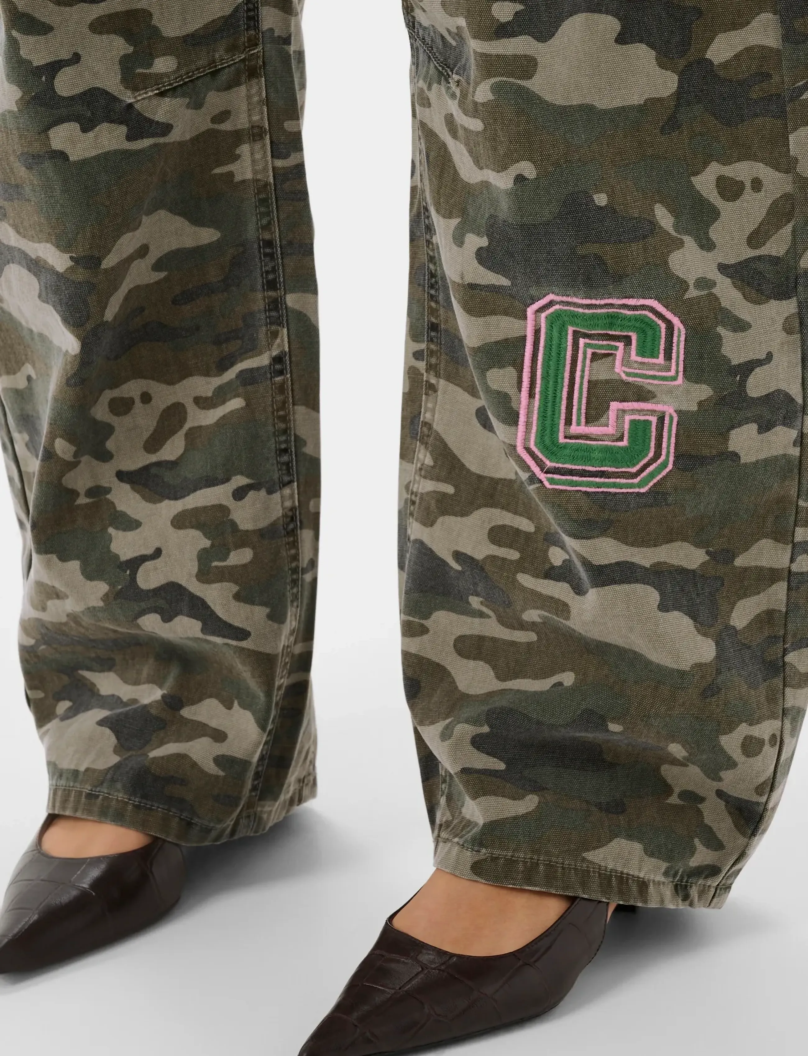 Culture - CUcamilja Barrel Pants - spodnie barrel - camouflage - 4