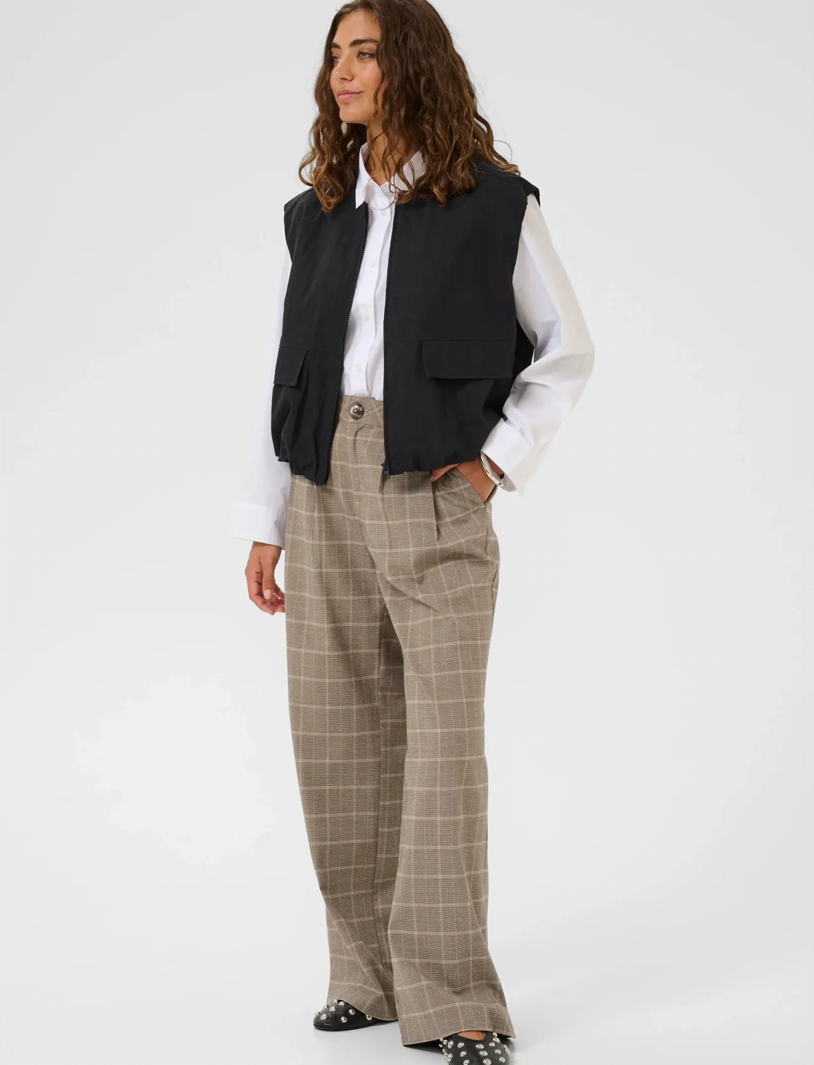 Culture - CUcornelie Waistcoat - spring jackets - black - 3