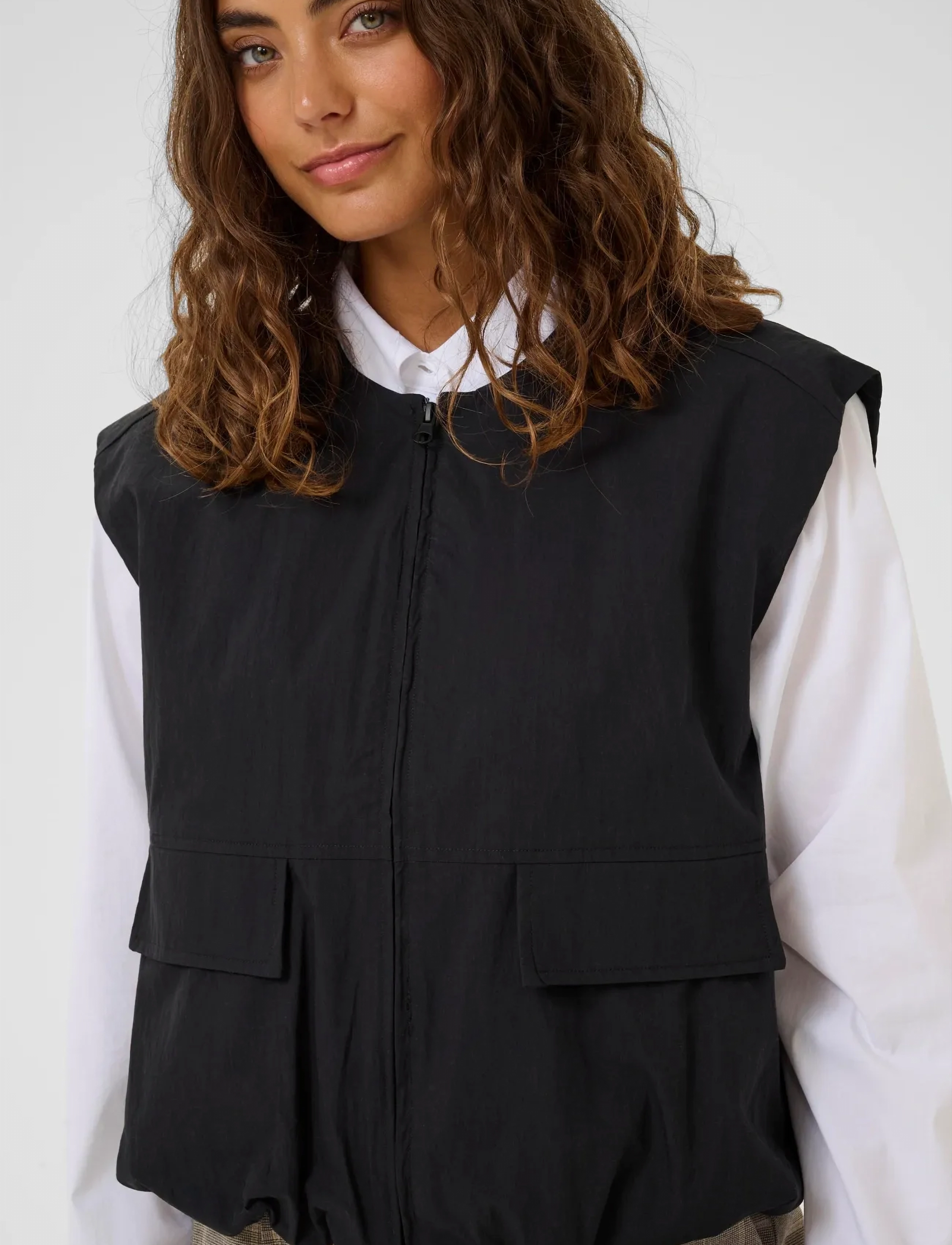 Culture - CUcornelie Waistcoat - spring jackets - black - 5