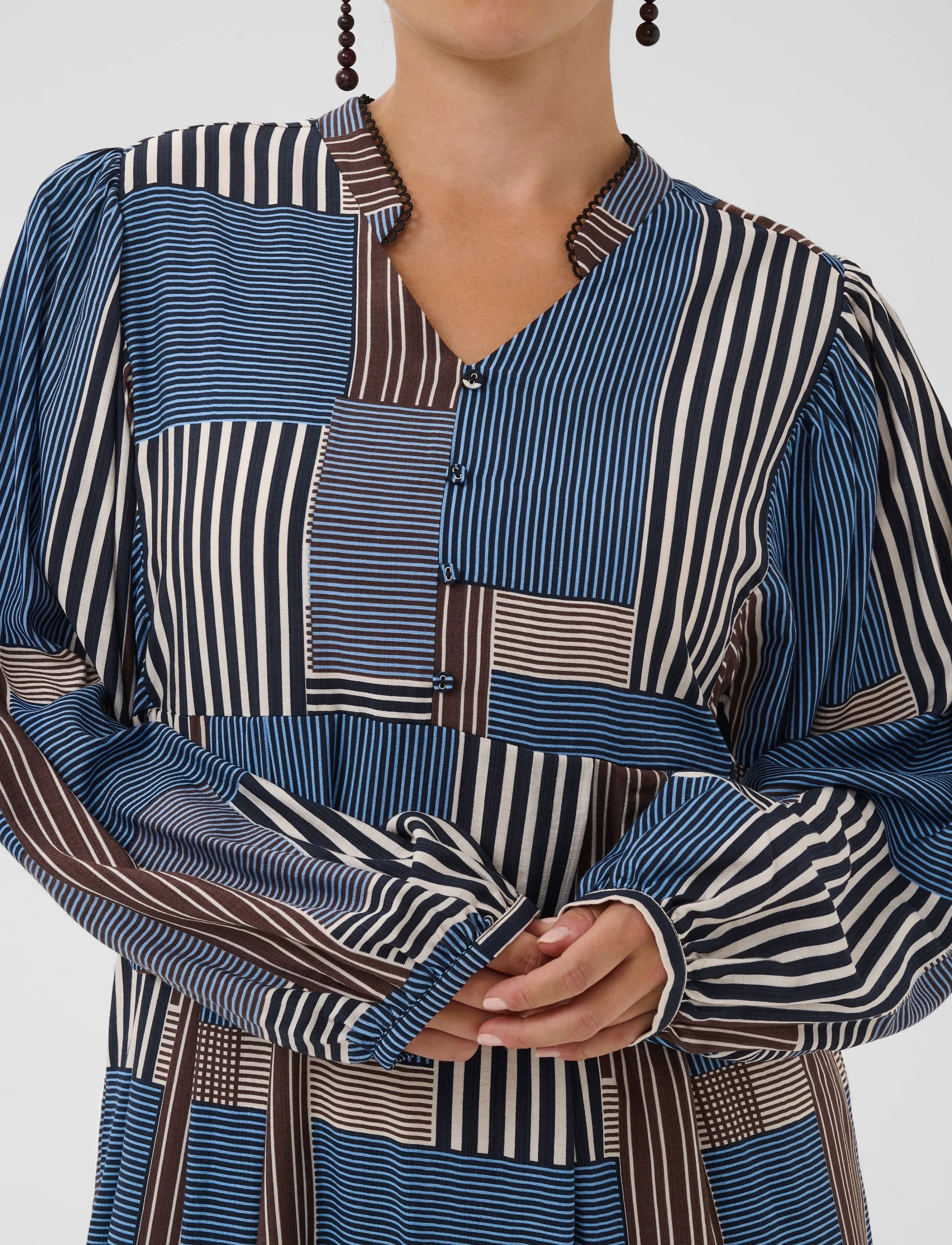 Culture - CUleila Greece Dress - sommerkjoler - blue/brown graphic - 4