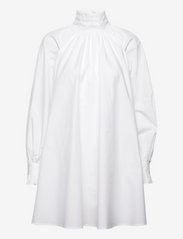 Custommade - Lisel - krótkie sukienki - 001 bright white - 0
