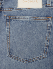 House Of Dagmar - KICK FLARE DENIM - uitlopende jeans - light blue wash - 4