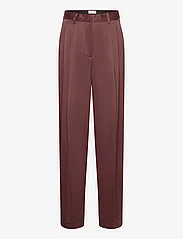 House Of Dagmar - SHINY WIDE SUIT PANT - kostymbyxor - chocolate brown - 0