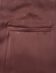 House Of Dagmar - SHINY WIDE SUIT PANT - kostymbyxor - chocolate brown - 4