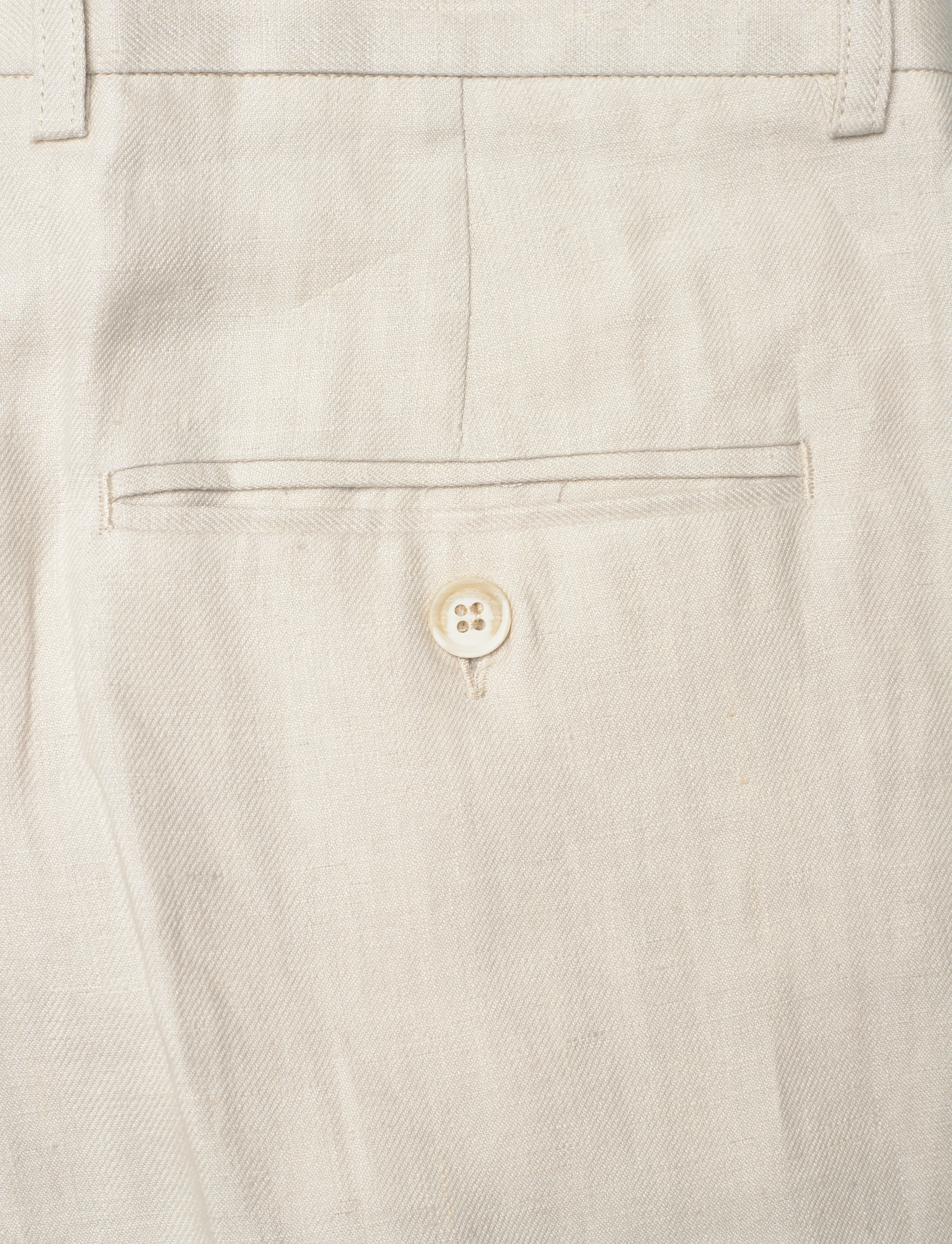 House Of Dagmar - TAILORED SHORTS - bermudashorts - oat - 4