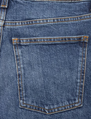 House Of Dagmar - Cropped denim - straight jeans - medium blue - 4