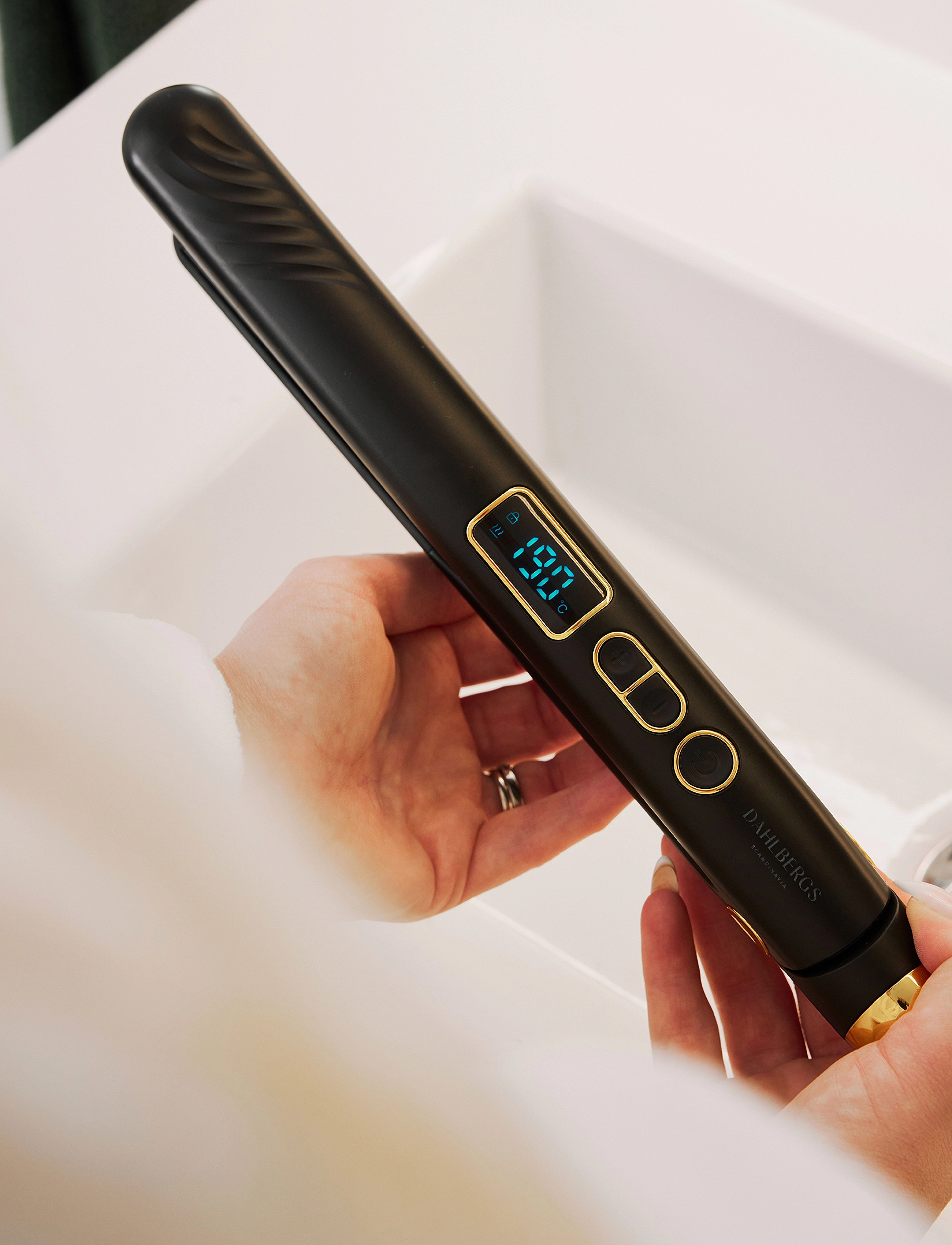 Dahlbergs Scandinavia Dahlbergs Scandinavia Black Gold Straightener Ingrid, One Size, Black, Værktøj > Glattejern, Dame