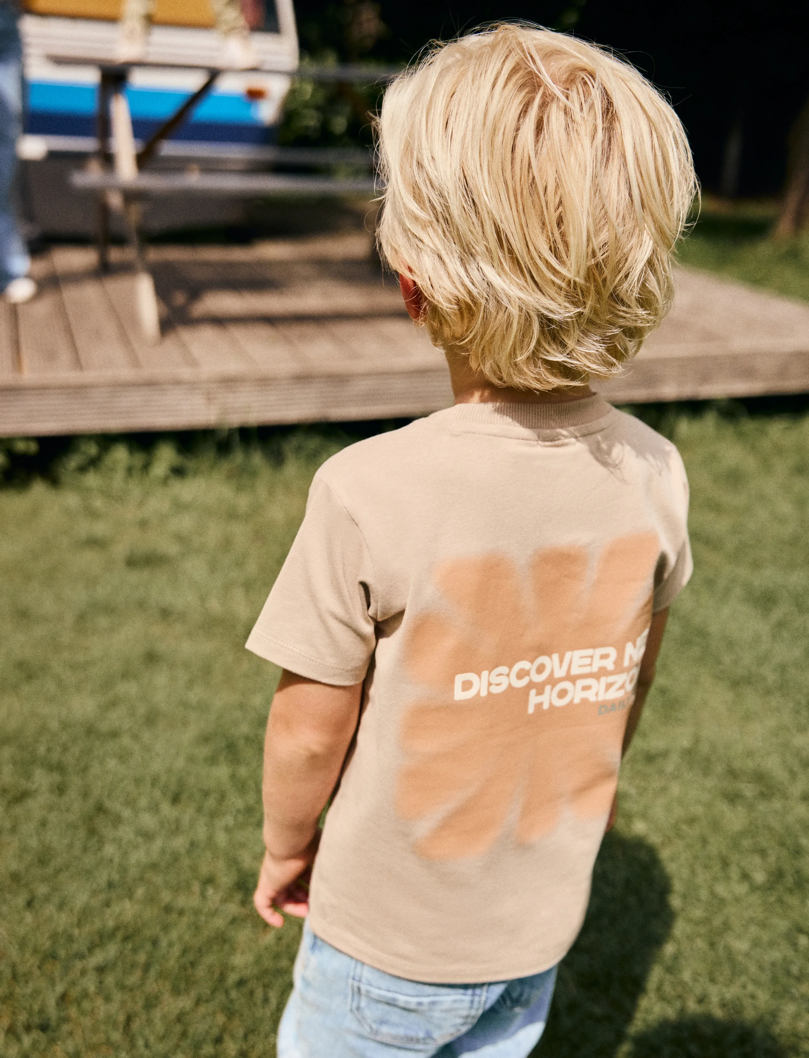Daily 7 T-Shirt Backprint, 104, Beige, T-Shirts > Kortærmede, Børn