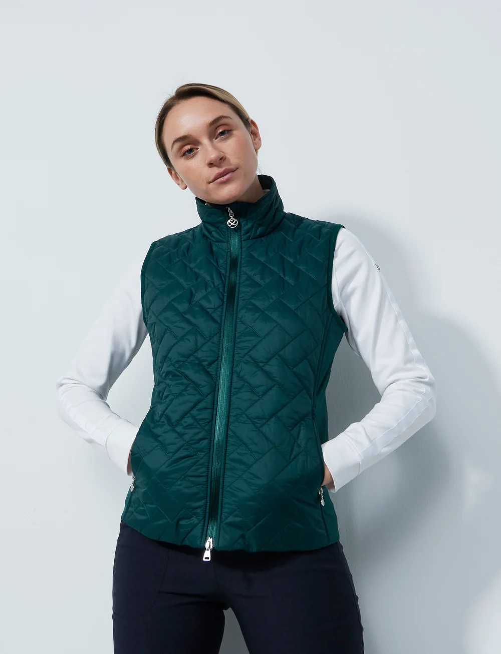 Daily Sports - BONNIE PADDED VEST - overtøj - nori green - 0