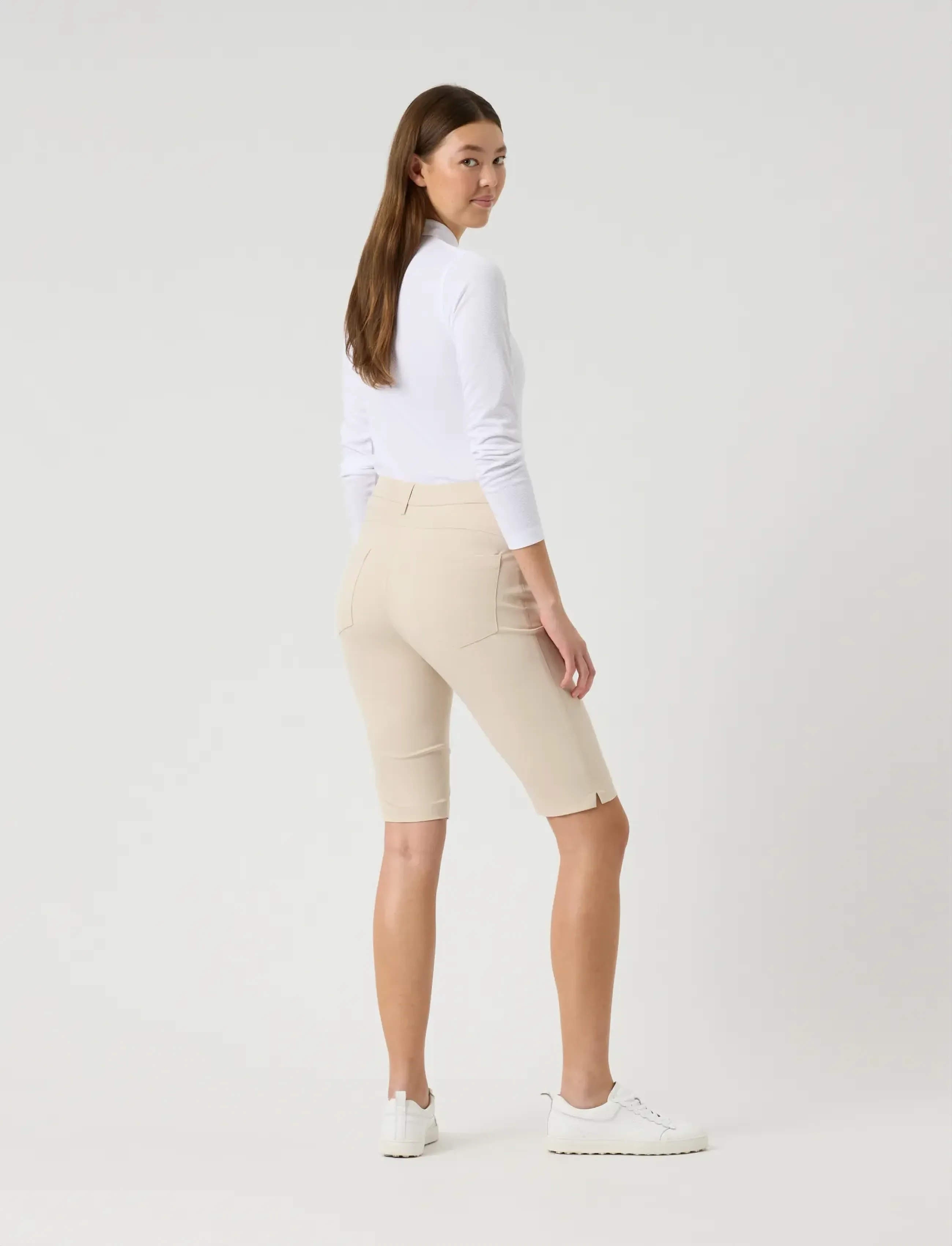Daily Sports - Lyric V2 Bermuda Shorts 60 cm - golfshorts - oyster - 3