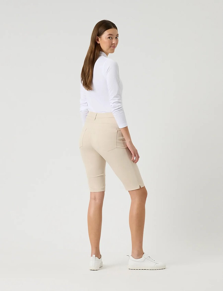 Daily Sports - Lyric V2 Bermuda Shorts 60 cm - golf-shorts - oyster - 3