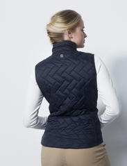 Daily Sports - BONNIE PADDED VEST - puffer vests - navy - 3
