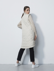 Daily Sports - LAVAL VEST - quilted vests - raw - 4