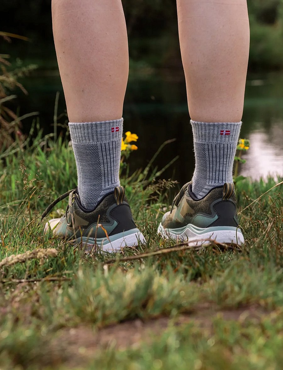 Danish Endurance - Light Hiking Crew Socks 3-pack - skarpety sportowe - multicolor (1x light grey, 1x dark grey, 1x black) - 3