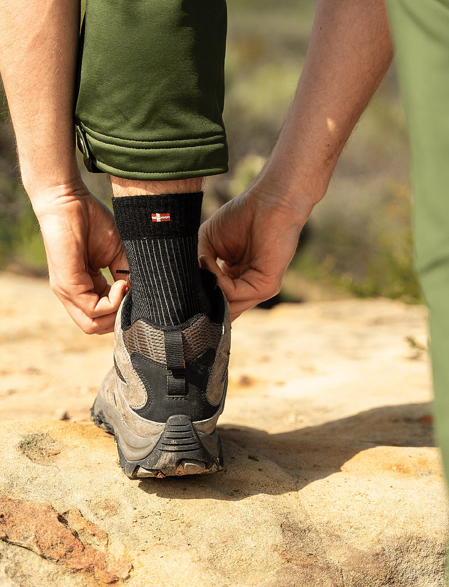 Danish Endurance - Light Hiking Crew Socks 1-pack - Íþróttasokkar - black - 0