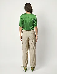 Dante6 - D6Keswick silk drapey top - t-shirts - basil green - 4