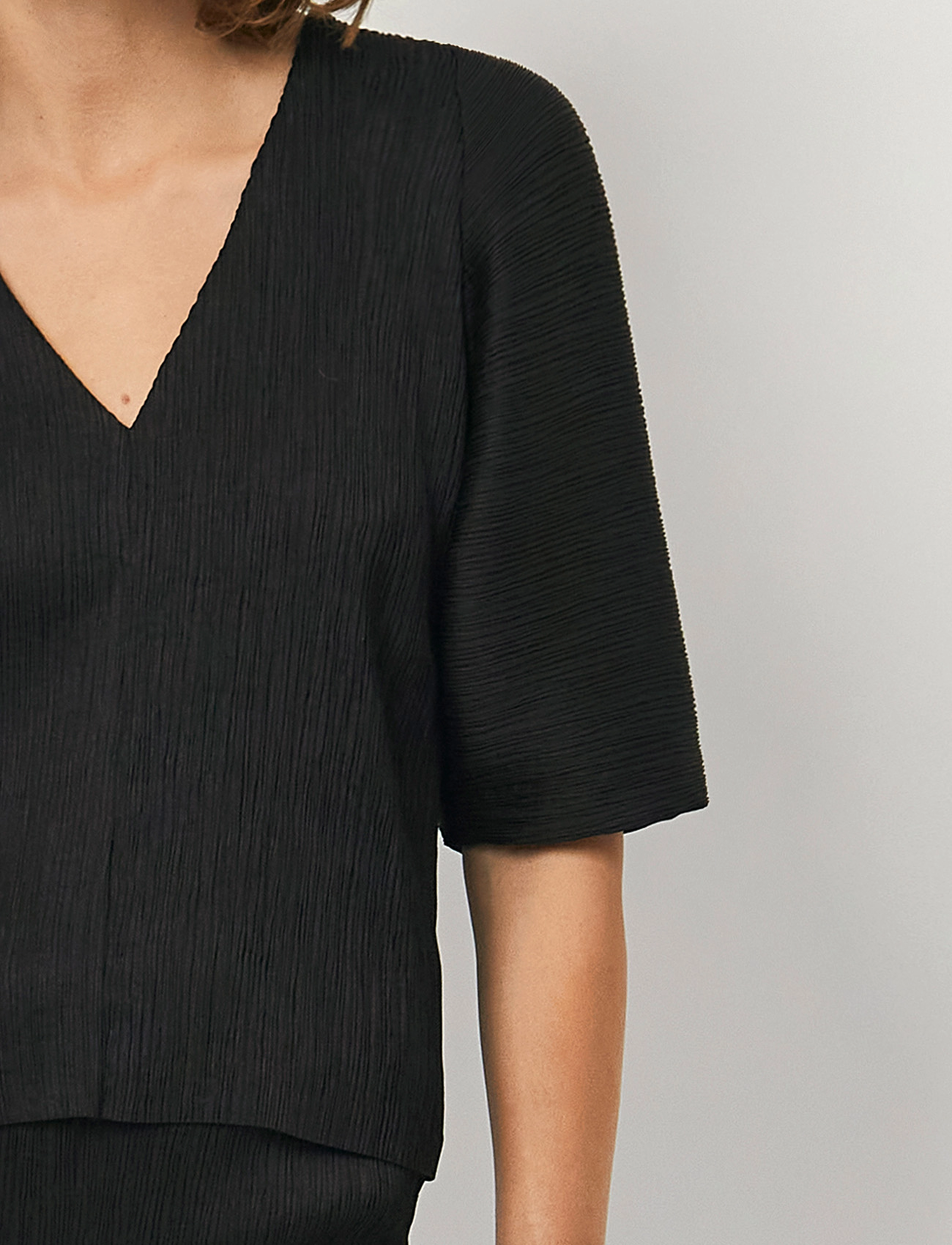 Dante6 - D6Raquel pleated top - short-sleeved blouses - raven - 4