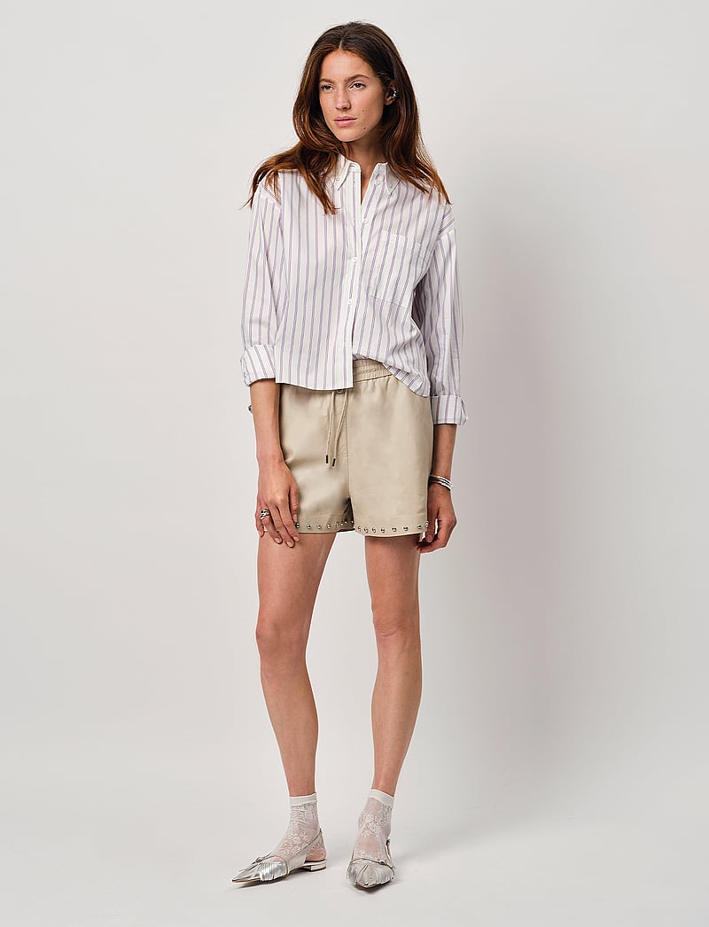 Dante6 - Dante6-Ginger studded leather shorts - nahast lühikesed püksid - sesame beige - 0