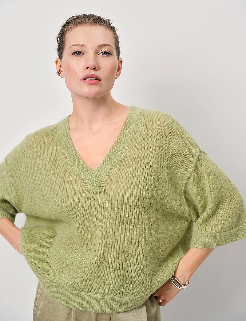 Dante6 - Dante6-Talya V-neck sweater - sweatshirts - sunlit grass - 3
