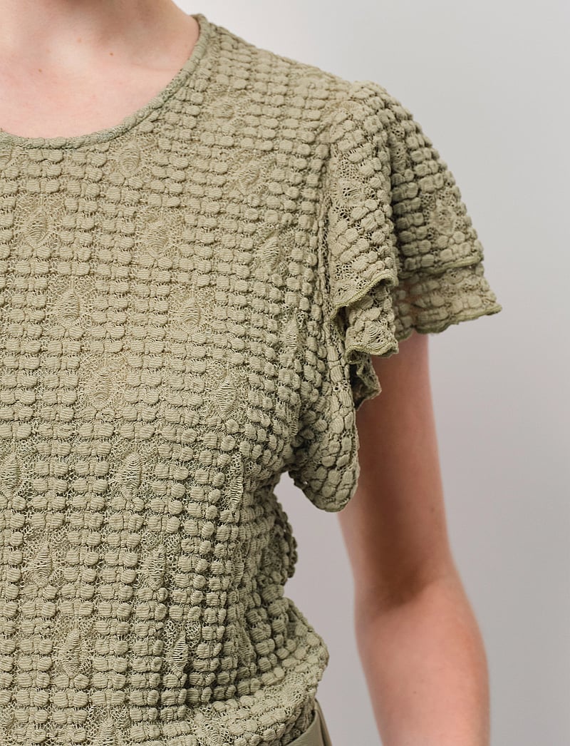 Dante6 - Dante6-Marlowé lace volant top - kurzämlige blusen - sunlit grass - 3