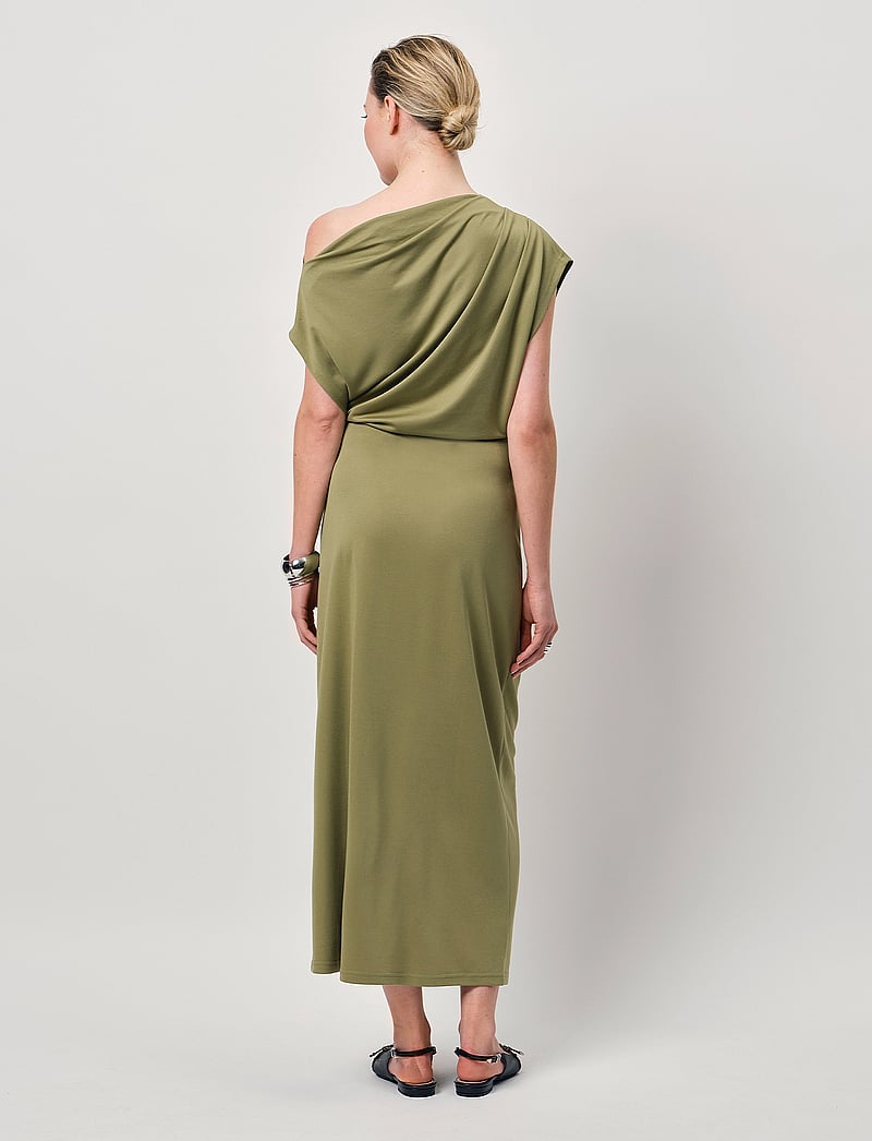 Dante6 - Dante6-Jett off-shoulder jersey dress - maxiklänningar - olive glow - 4