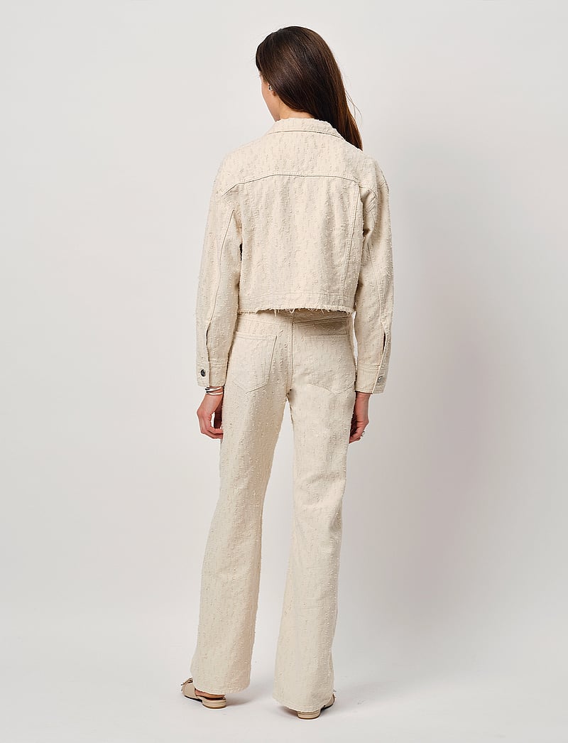 Dante6 - Dante6-Vanves distressed cropped jeans jacket - frühlingsjacken - butter cream - 4