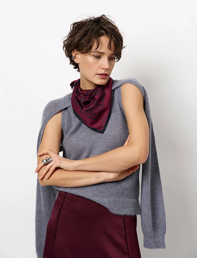 Dante6 - Dante6-Mirage flowy satin skirt - midi kjolar - mulberry red - 3