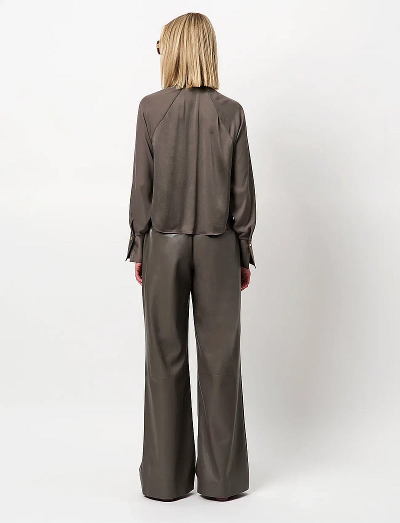 Dante6 - Dante6-Estela silk mixed top - langærmede bluser - antique grey - 4