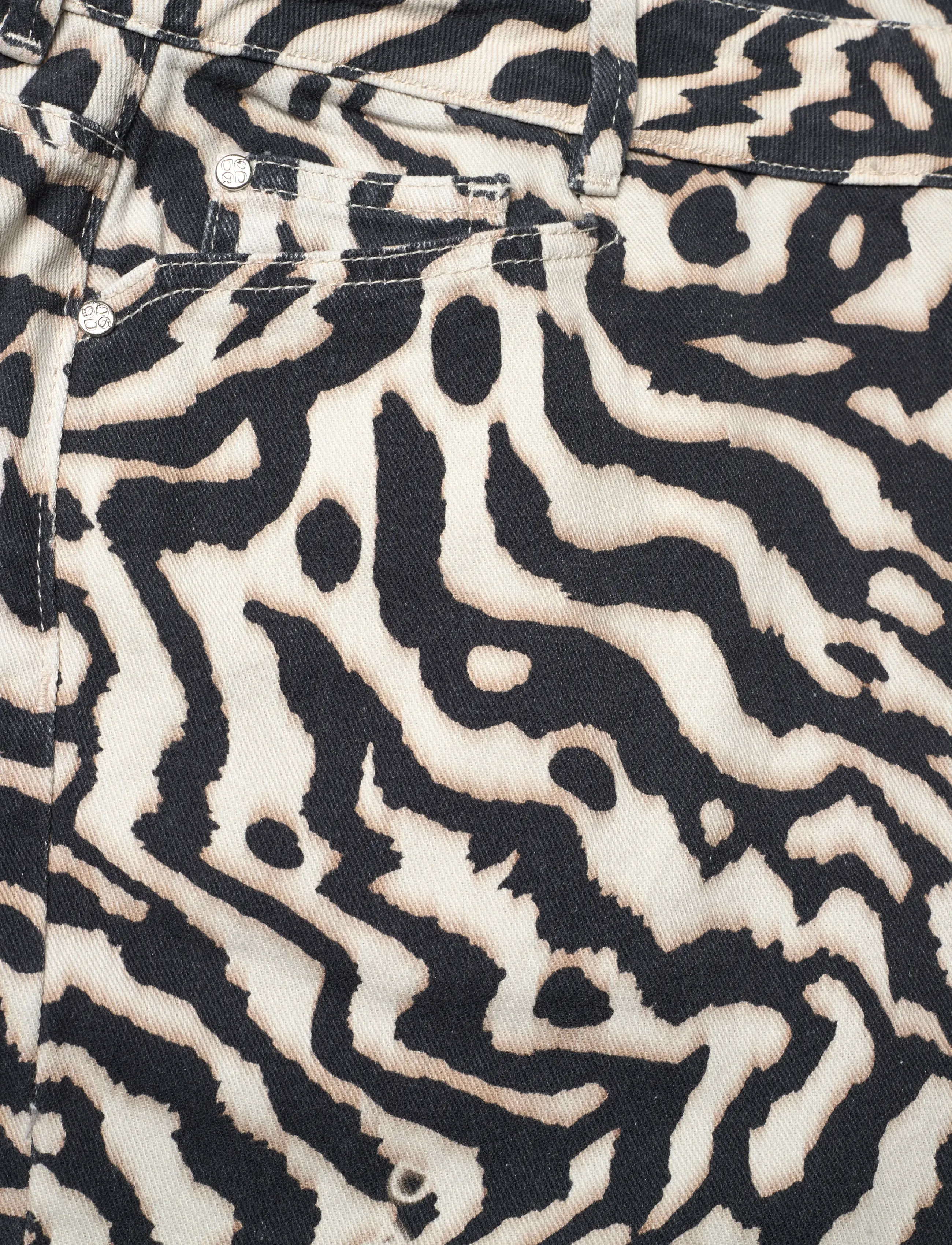 Dante6 - Dante6-Spotted animalistic jeans - jeans droites - black/cream - 2