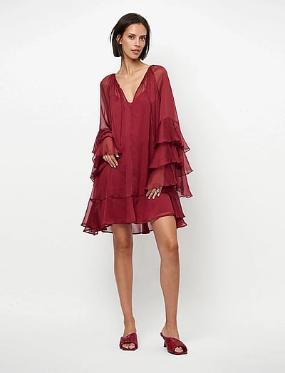 Burgundy Short Dresses special offers for women at Boozt.com Burgundy Short Dresses special offers for women at Boozt.com