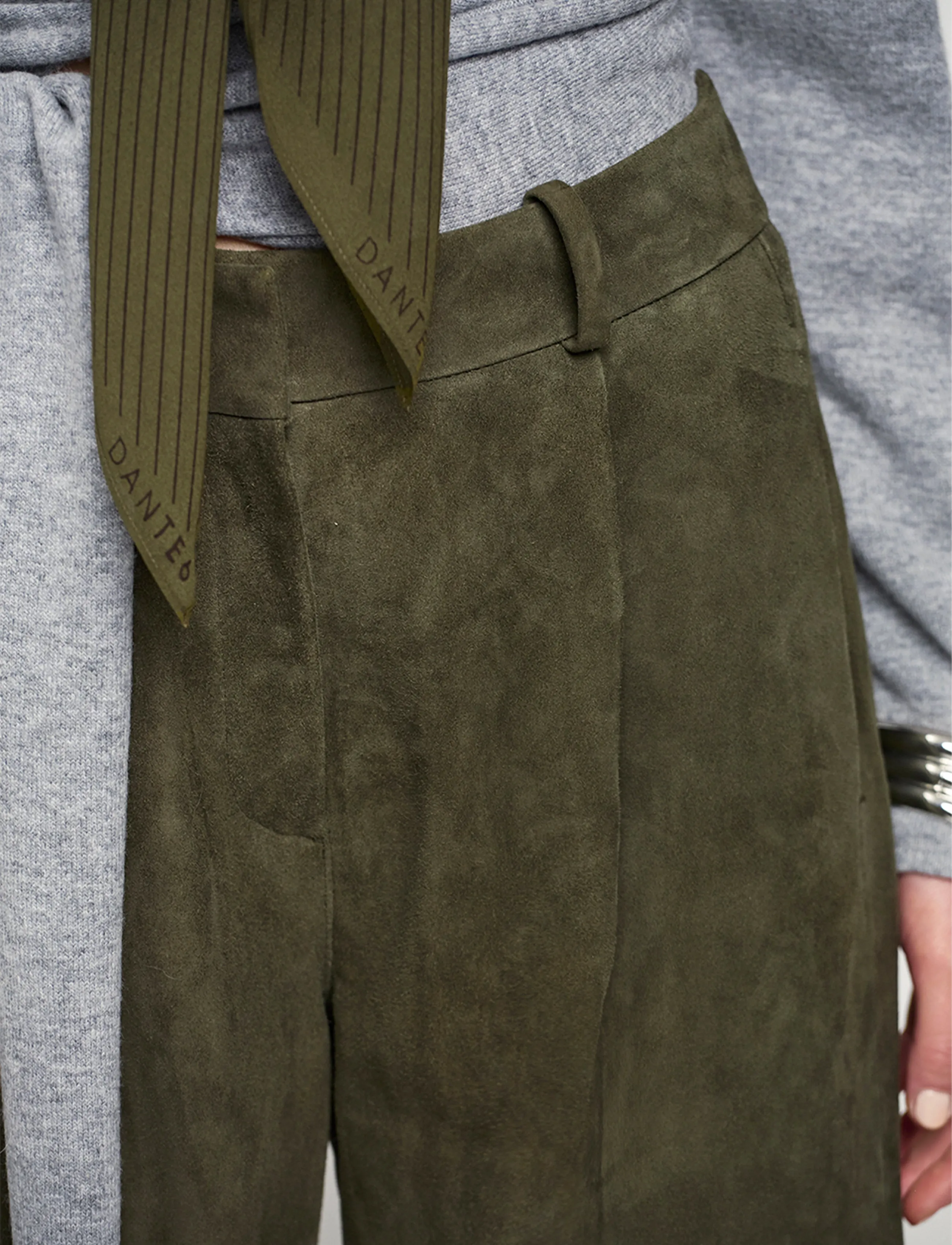 Dante6 - Dante6-York suede barrel pants - hosen mit geradem bein - moss olive - 4