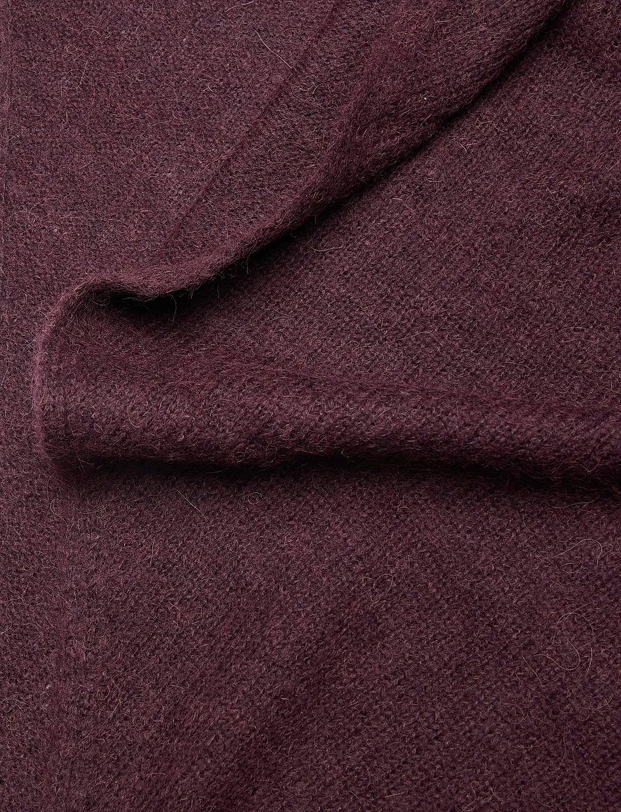 Dante6 - Dante6-Skai knitted triangular scarf - halstørklæder - dark plum - 2