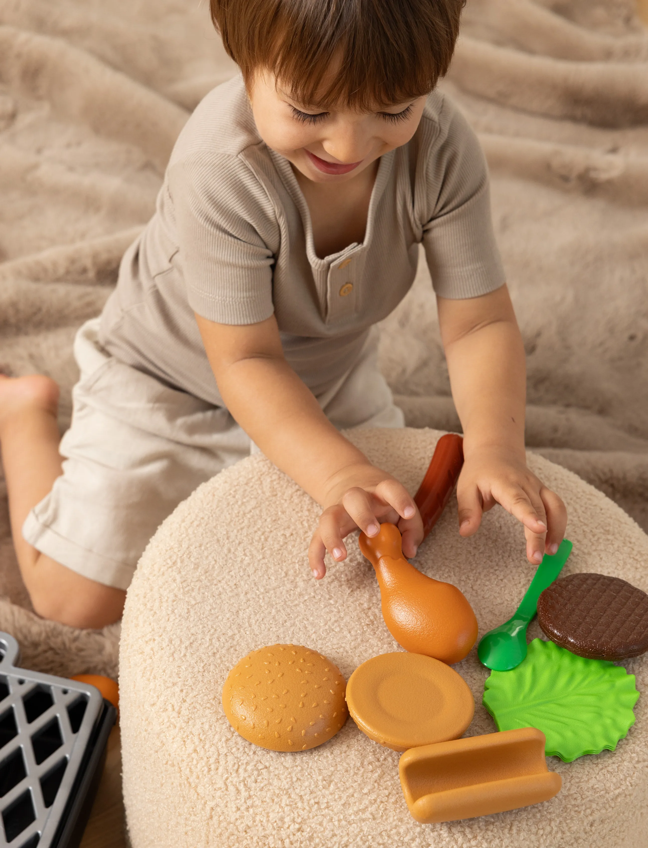 Dantoy - BURGER SET ON TRAY 17 PCS - spielzeuglebensmittel & -torten - red, green, yellow, brown - 4