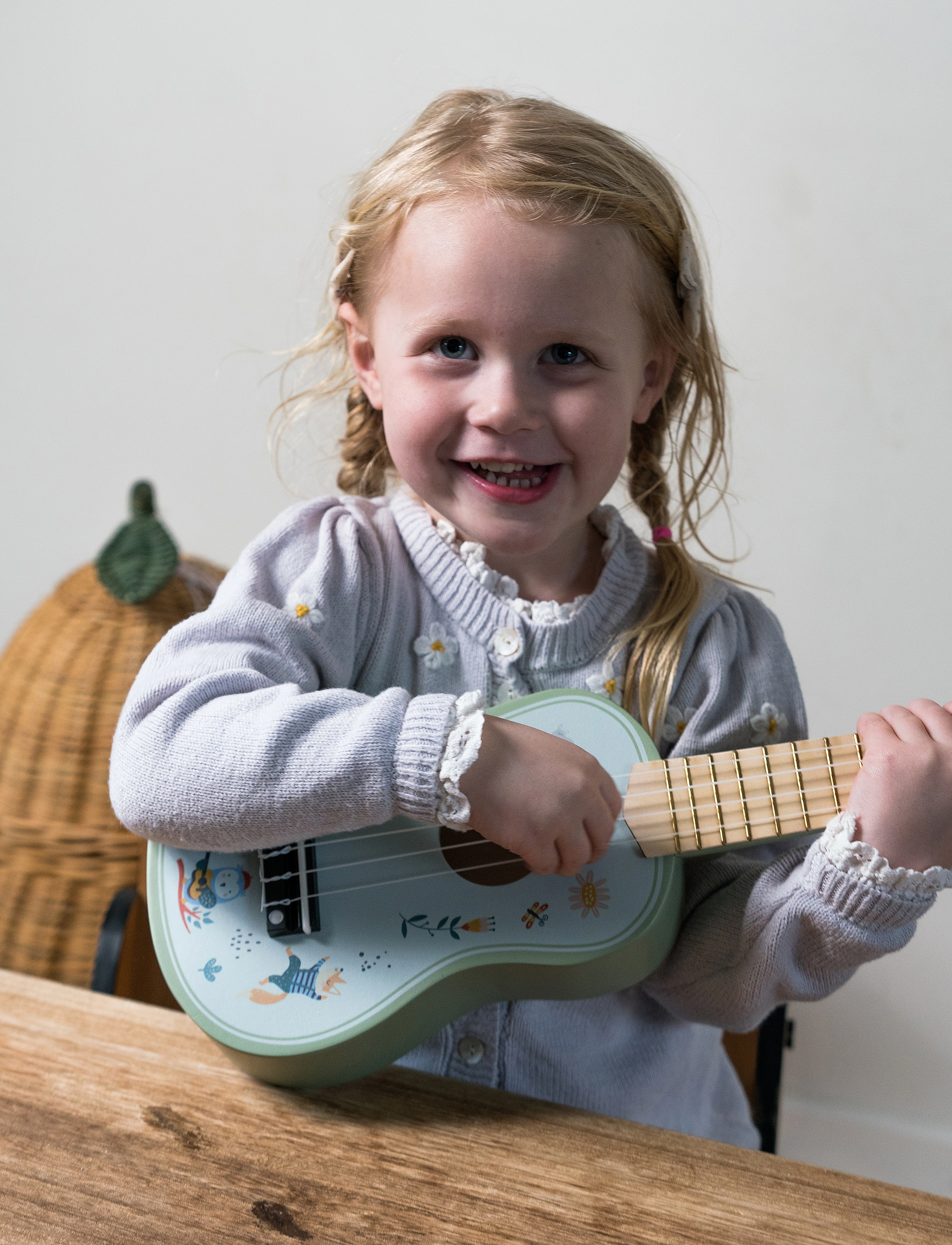 Dantoy Guitar Wood In Gift Box 1 Part, 53.2X6.5X17.3 cm, Spielzeug, Mehrfarbig/gemustert - Musical Instruments, Kinder