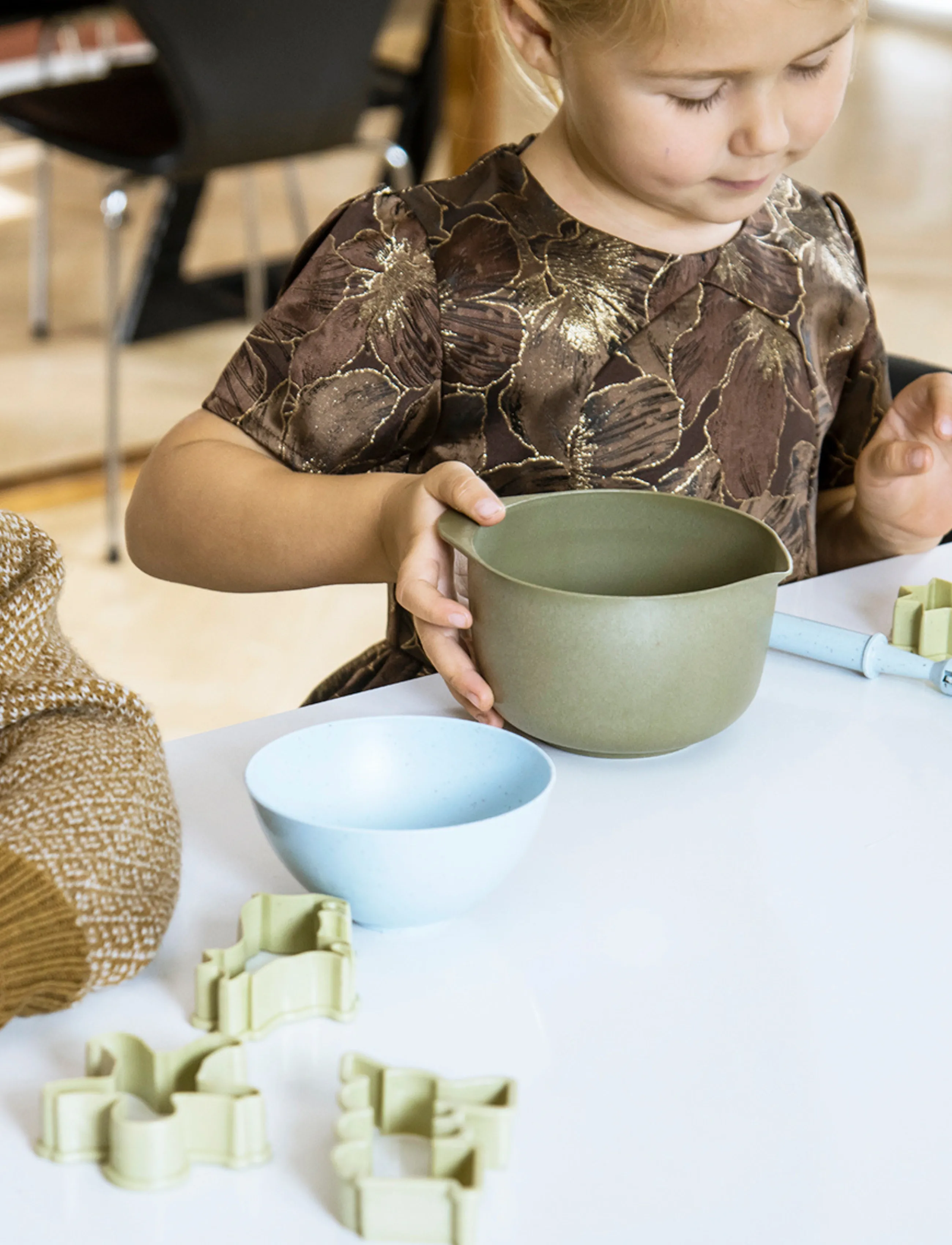 Dantoy - BIO BAKING SET IN GIFT BOX - tillbehör till leksakskök - army-green, dusty-orange, dusty-brown, dusty-blue - 4