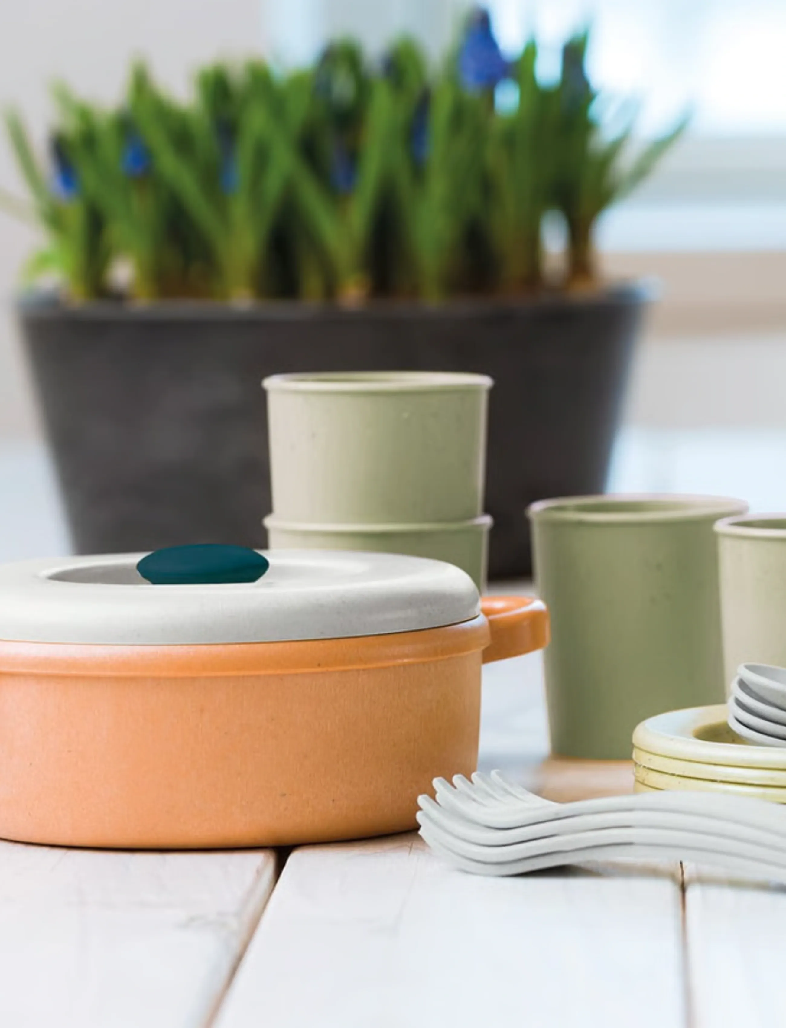 Dantoy - BIO DINNER SET IN GIFT BOX - Žaislinių virtuvių reikmenys - military green, warm gray, petrol blue, dusty orange; warm gray - 5