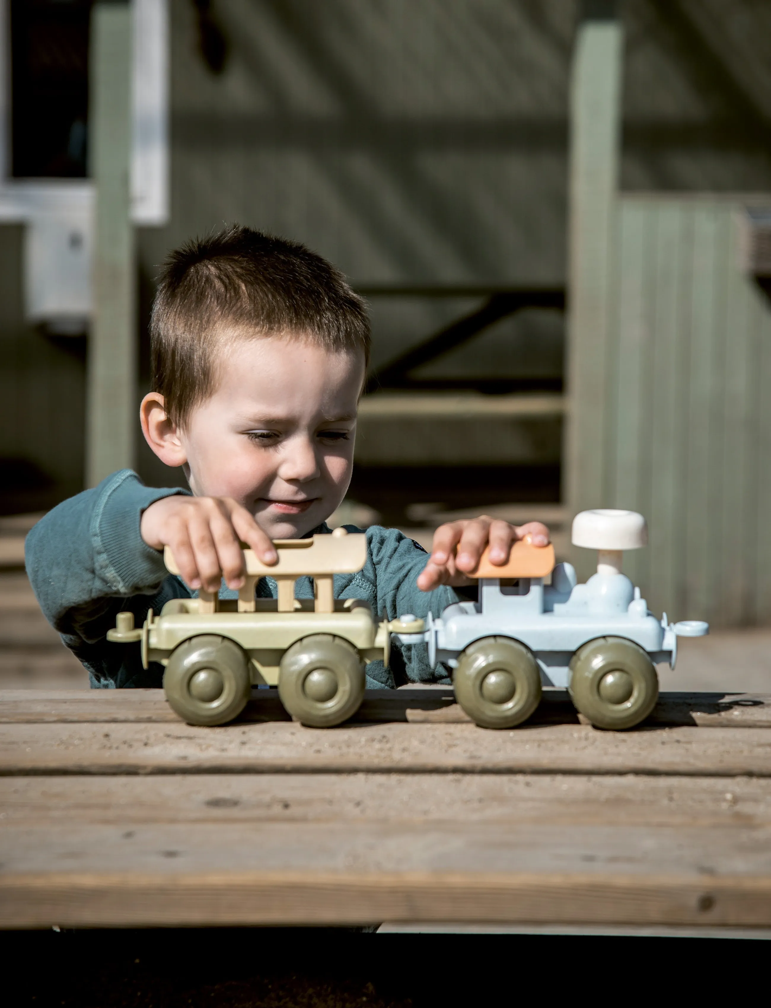 Dantoy - BIO TRAIN SET GIFT BOX - lastbilar - dusty-blue, army-green, dusty-orange - 4