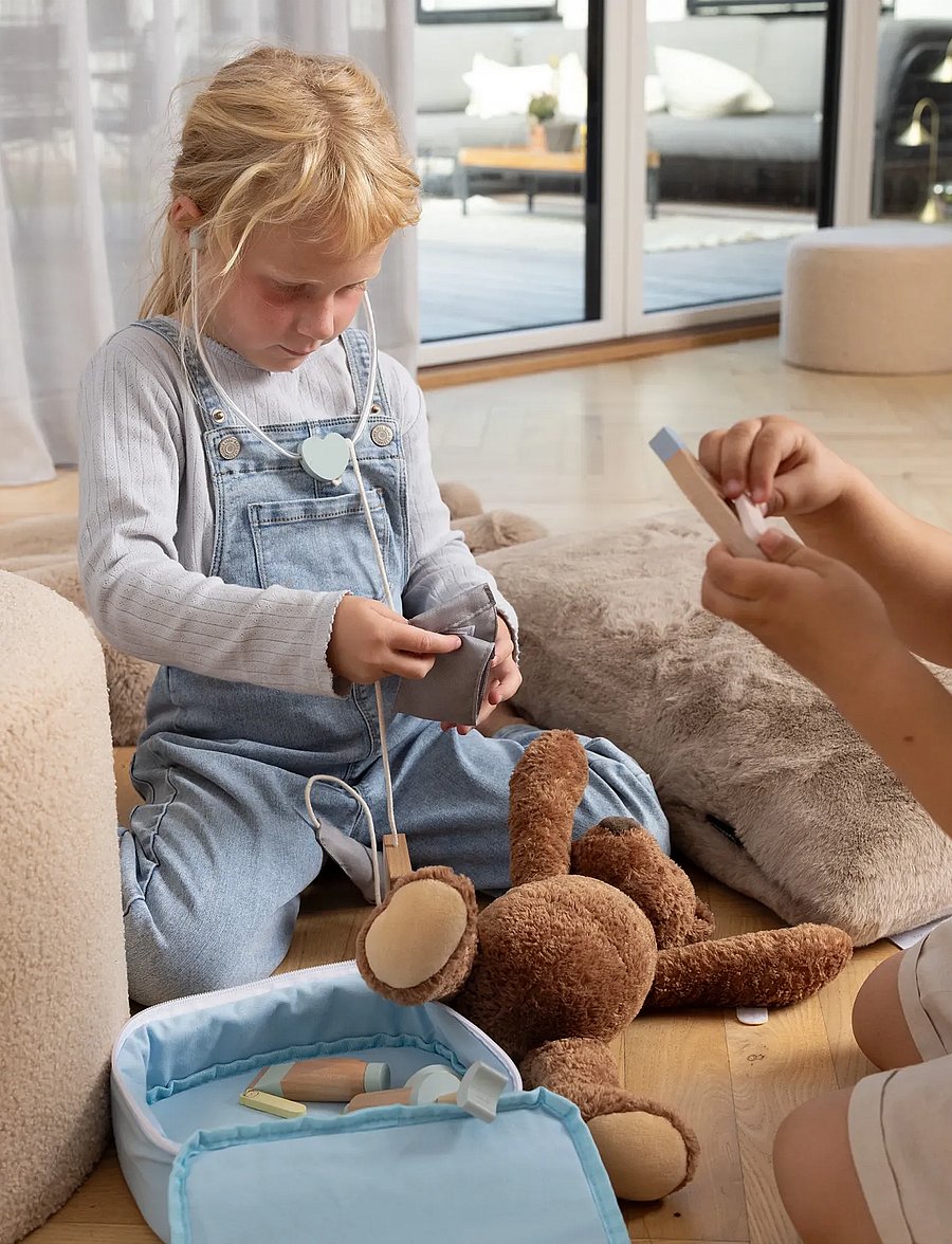 Dantoy - DOCTOR PLAY SET WOOD IN GIFTBOX 23 PCS - lægesæt - mixed colours - 3