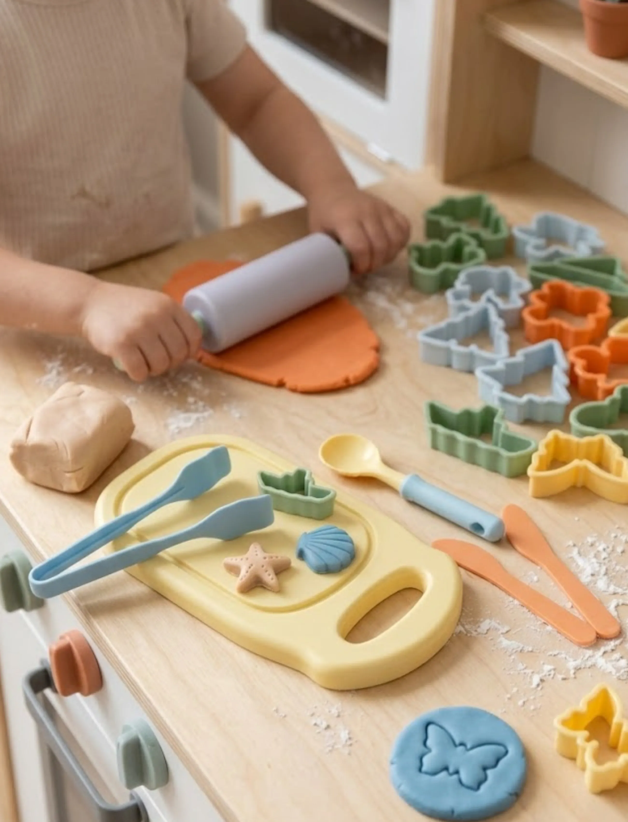 Dantoy - PASTEL PLAY DOUGH SET - bastelset - green, light purple, light yellow, orange, summer blue - 5