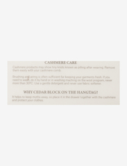 Davida Cashmere - Curved Sweater - cashmere - fuchsia - 2