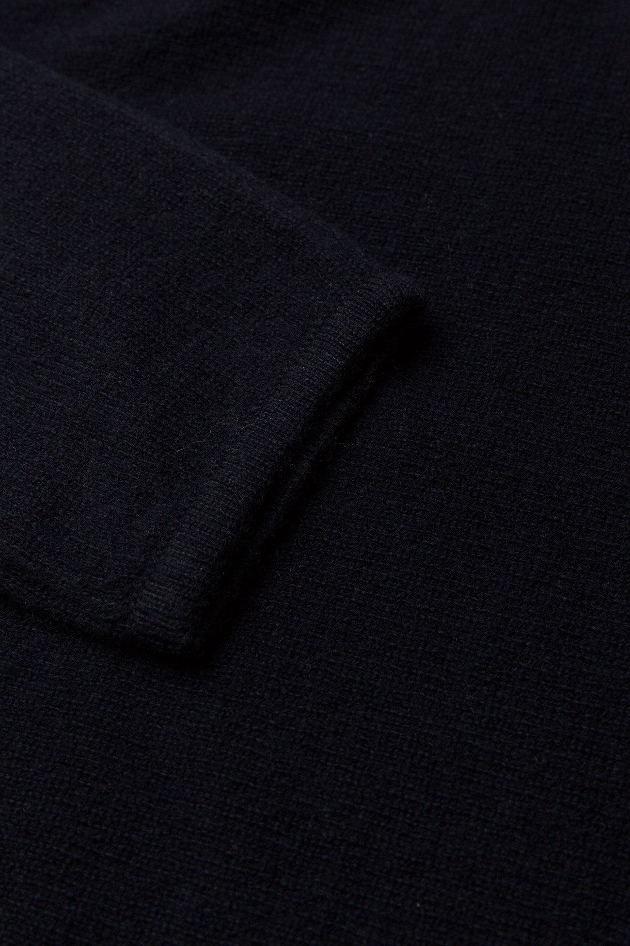 Davida Cashmere - Curved Sweater - pullover - navy - 2