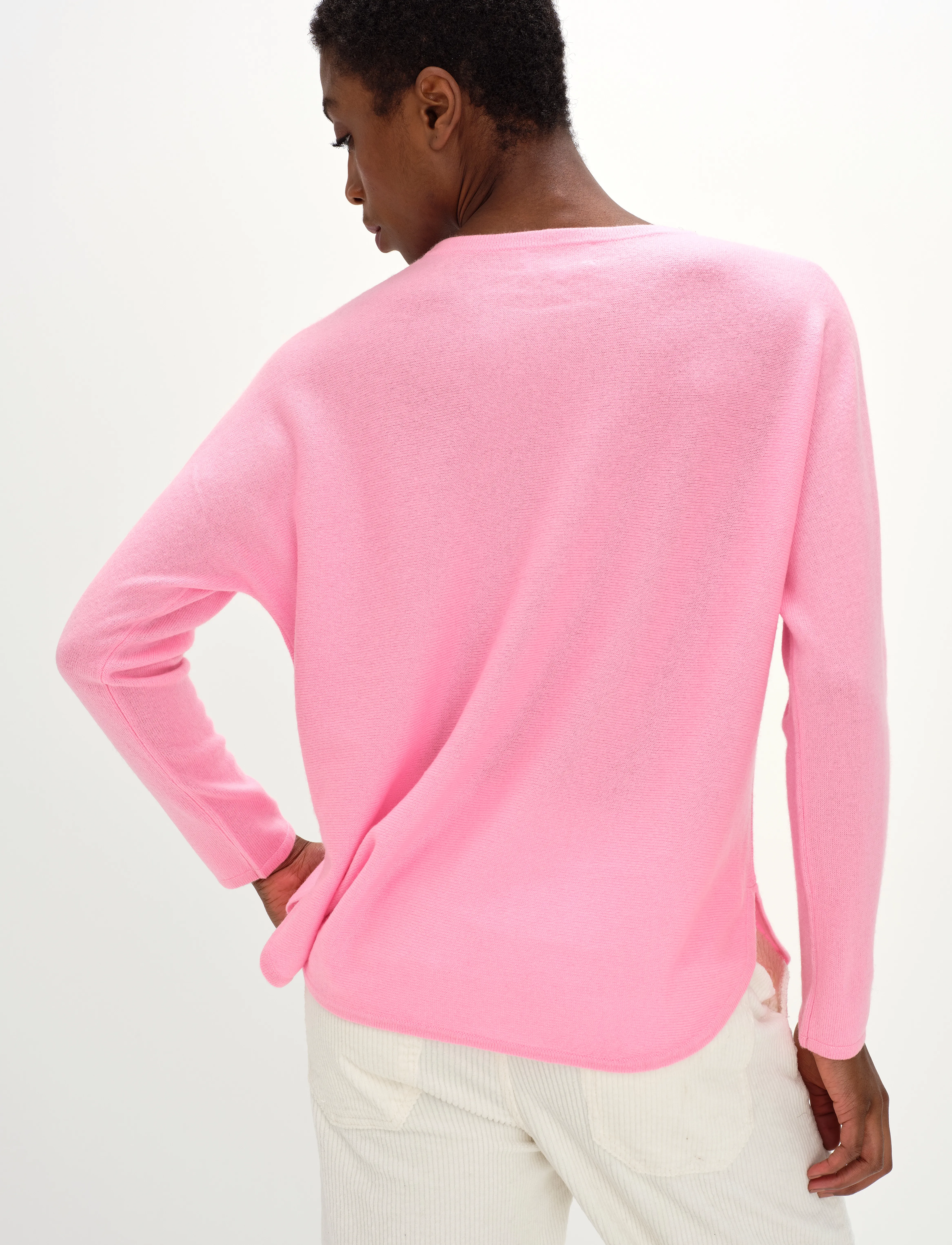 Davida Cashmere - Curved Sweater - trøjer - strong pink - 3