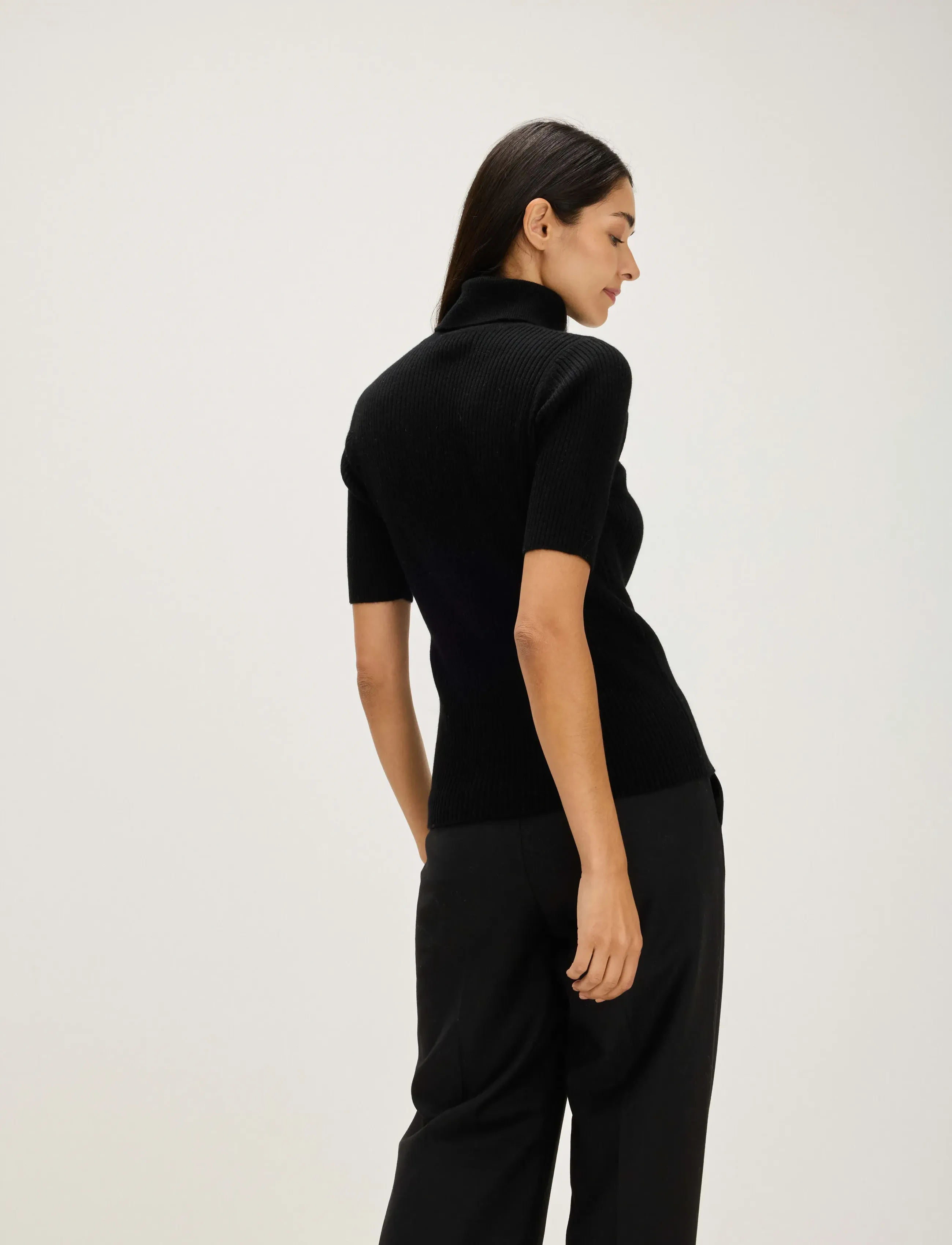 Davida Cashmere - Turtleneck Rib T-shirt - kaszmir - black - 3