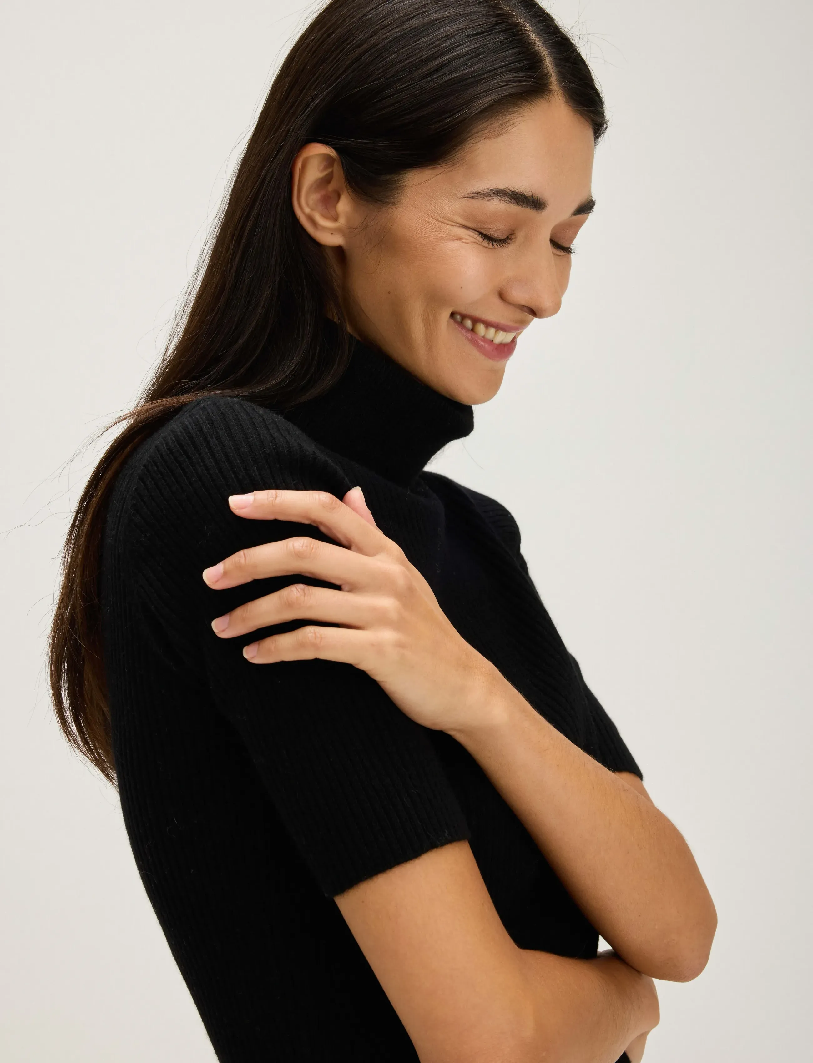 Davida Cashmere - Turtleneck Rib T-shirt - kaszmir - black - 4