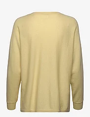 Davida Cashmere - Boat Neck Loose Sweater - trøjer - citrus - 1
