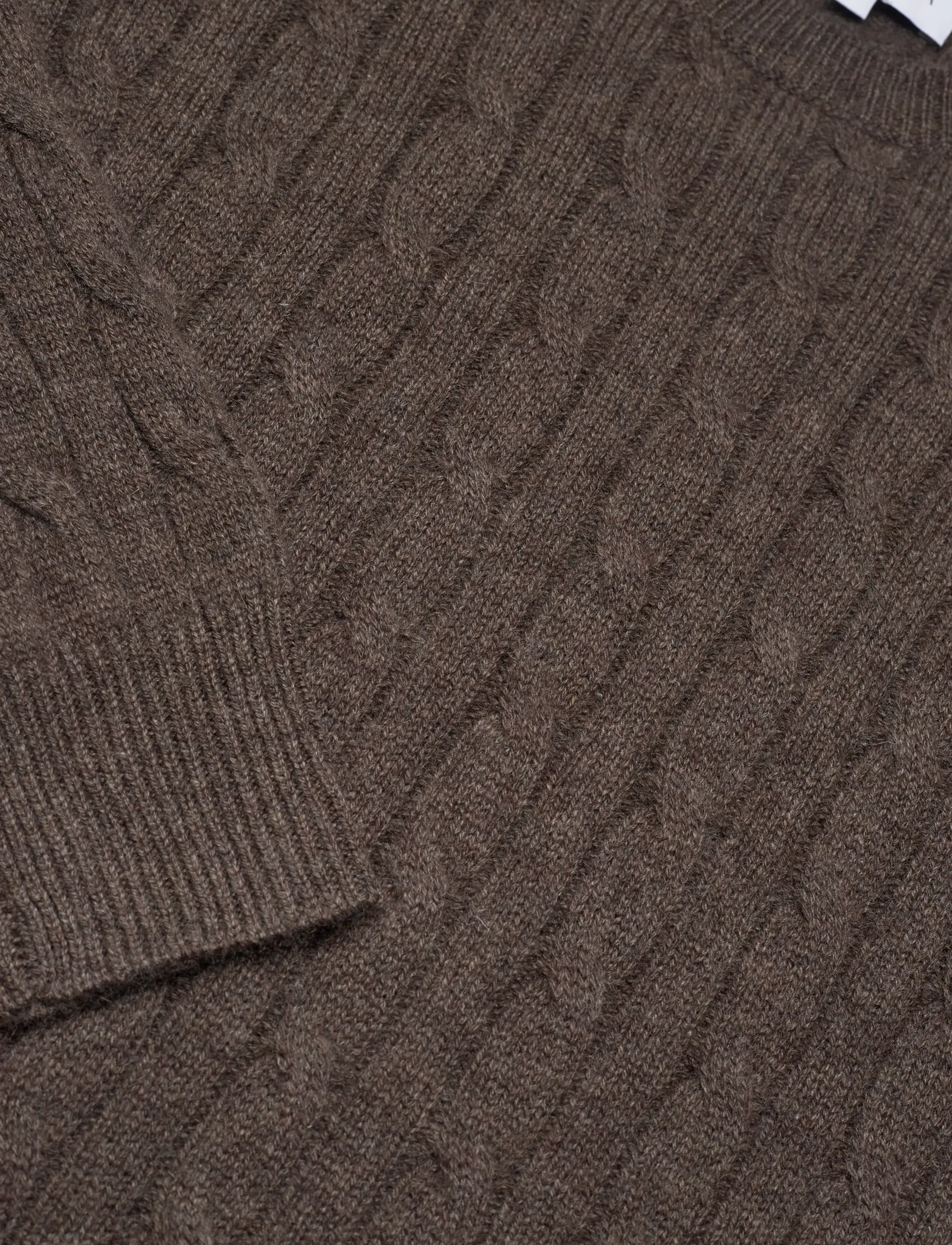 Davida Cashmere - O-Neck Cable Sweater - pullover - cacao - 2